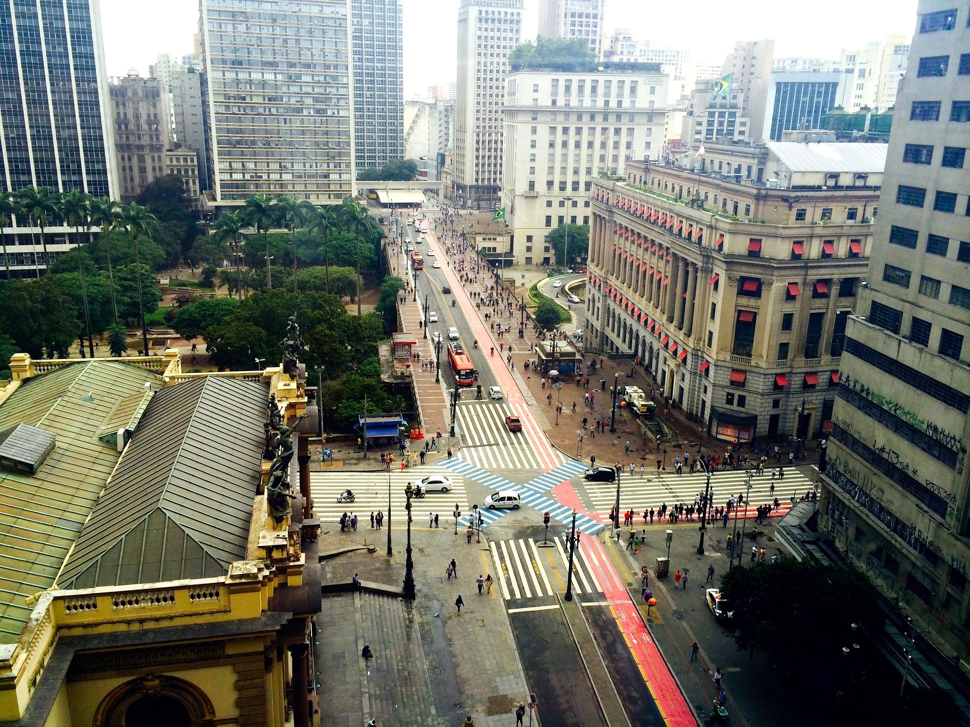 As faixas exclusivas para ônibus têm sido ponto chave da política de mobilidade urbana em São Paulo