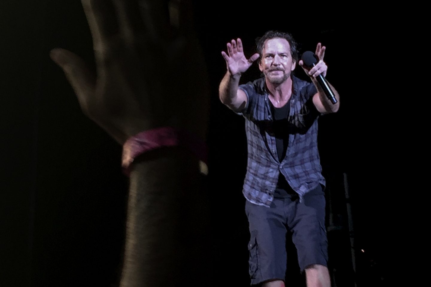 "A hora em que Eddie (Eddie Vedder, vocalista do Pearl Jam) olhou pra mim. E eu estava com o ingresso limpo"