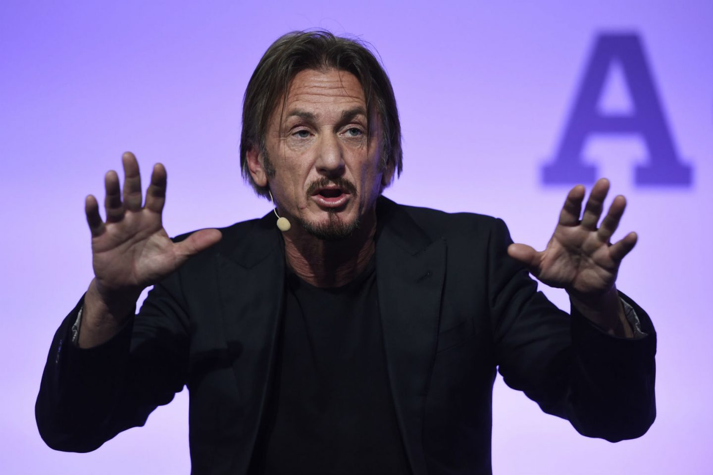 O ator Sean Penn foi uma das personalidades que falou neste sábado na COP21