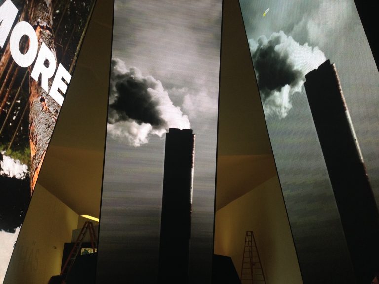 Uma das cinco partes do Museu do Amanhã, o Antropoceno mostra imagens chocantes do impacto do homem sobre o planeta