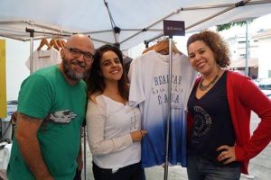 O empresário Beto Neves e as empreendedoras Julia Sampaio (de blusa branca) e a sócia