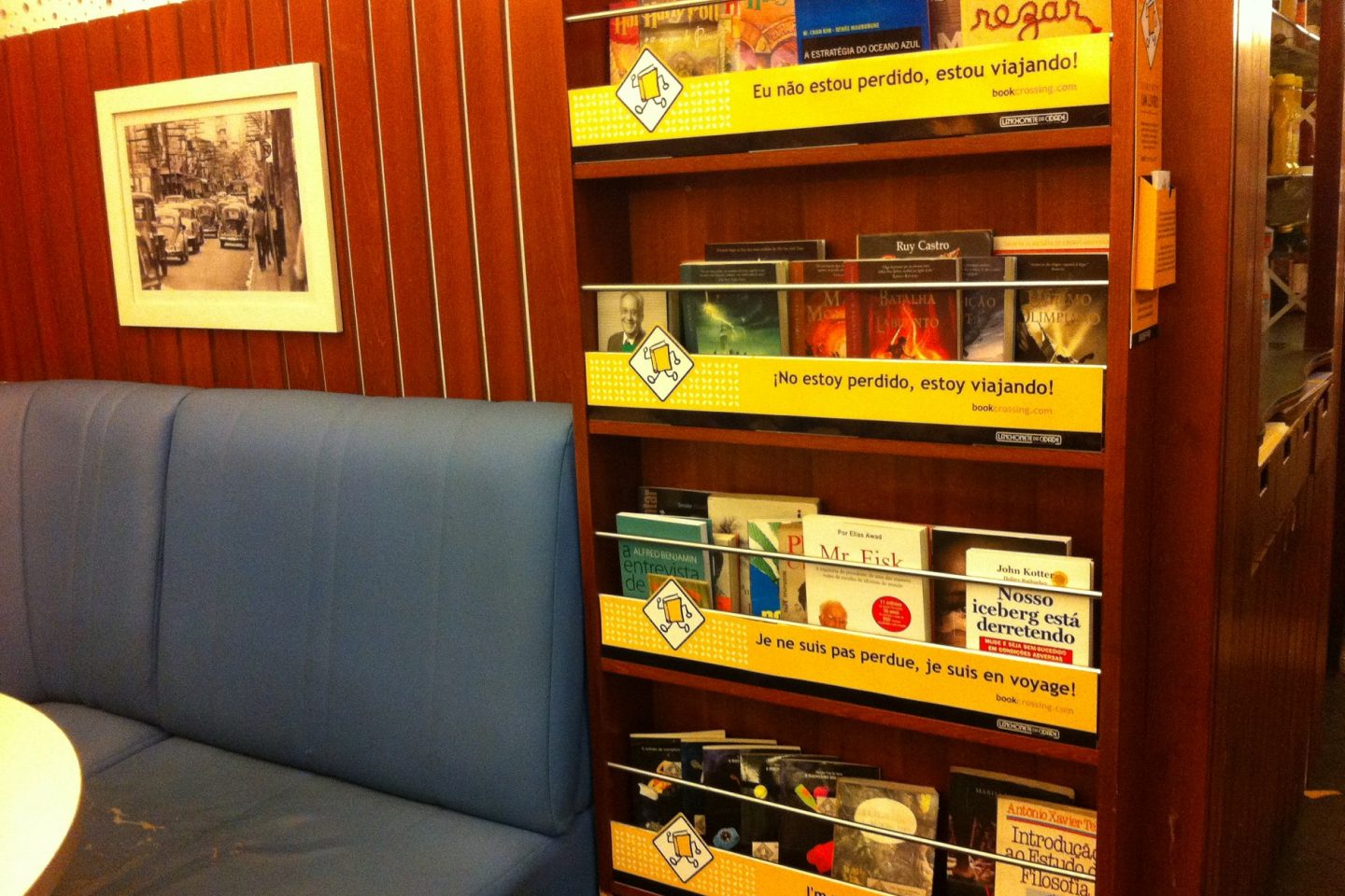 Em São Paulo, um dos 16 pontos credenciados para a libertação dos livros. Mas eles também podem ser encontrados em lugares públicos