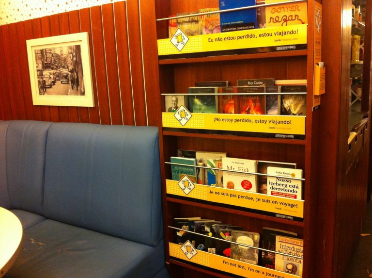 Em São Paulo, um dos 16 pontos credenciados para a libertação dos livros. Mas eles também podem ser encontrados em lugares públicos