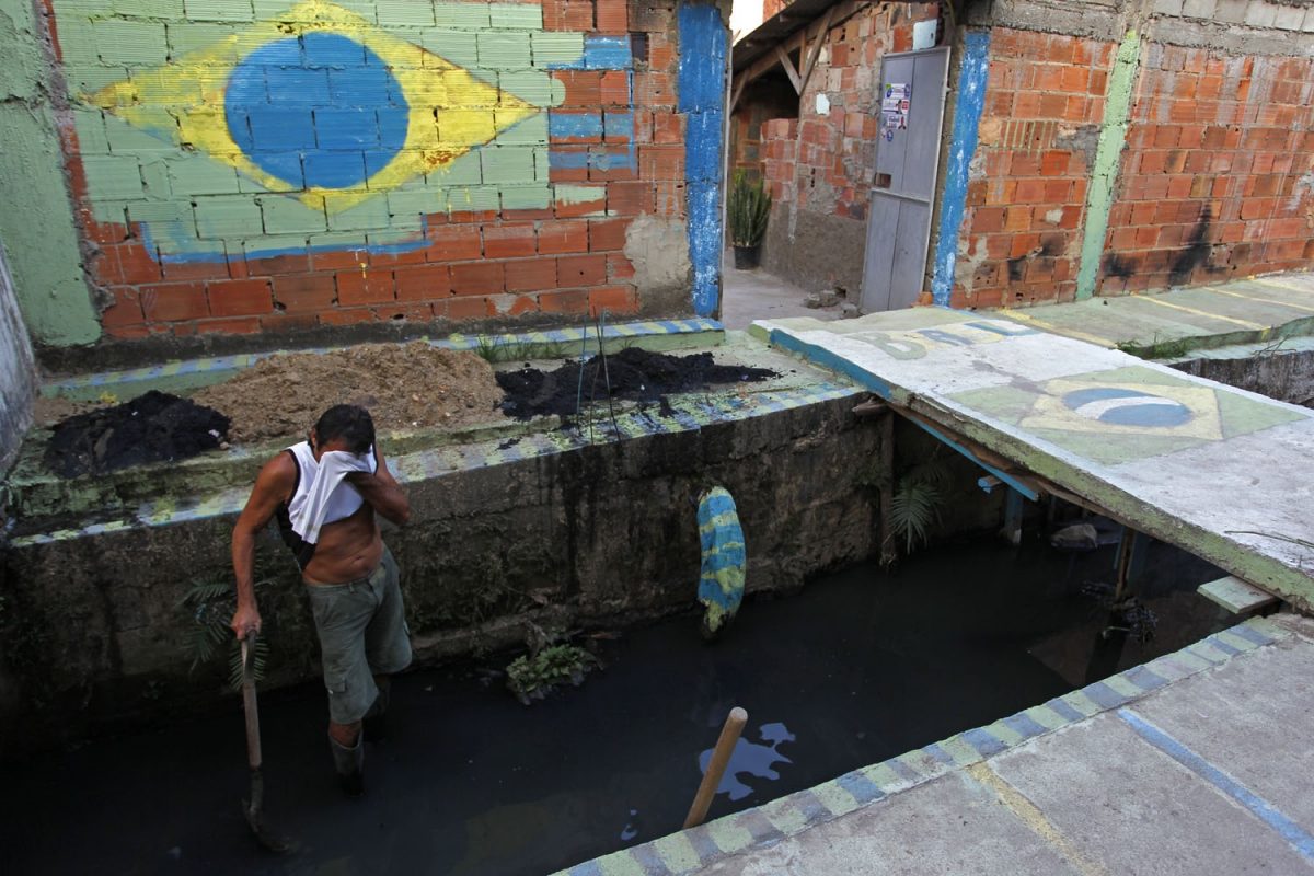 O Brasil não cumpriu com as Metas do Milênio de 2015 em relação ao saneamento básico e temos mais de 100 milhões de pessoas vivendo sem acesso à coleta de esgotos. Foto Custódio Coimbra