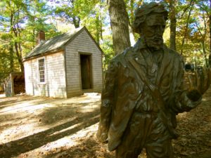 Estátua de Henry Thoreau
