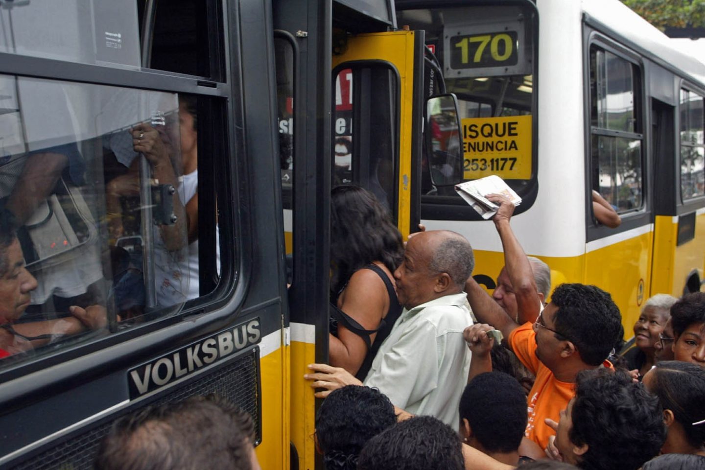 Um estudo do IPEA mostra que, em dez anos, as tarifas subiram 192%, contra uma inflação de 125%