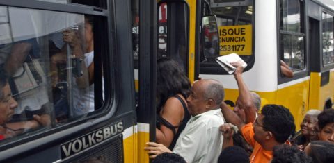 Um estudo do IPEA mostra que, em dez anos, as tarifas subiram 192%, contra uma inflação de 125%