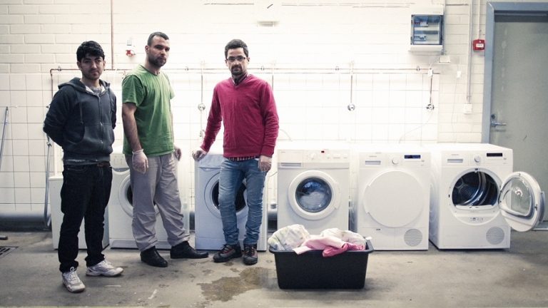 Lavanderia construída na área interna do Centro de Acolhimento é gerida pelos próprios refugiados