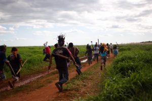 Indígenas da terra Kurusu Ambá, no Mato Grosso do Sul