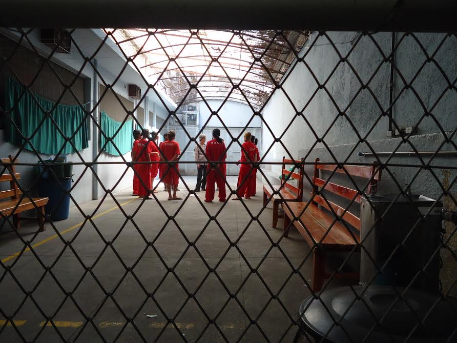 Prática de meditação com população carcerária em Minas Gerais
