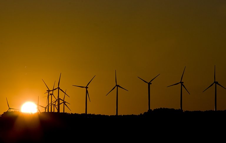 Em toda a Bahia, 46 projetos de energia eólica já estão em operação, espalhados por 23 municípios, todos no semiárido. Pelo menos, mais 40 usinas estão em construção e há projetos para outras 100