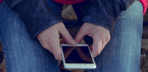 Smartphone da Apple: estudo mostra que assistentes virtuais de celulares não reconhecem frase "Fui estuprada"