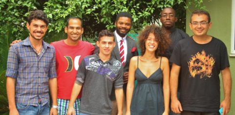 Os professores das oito turmas de inglês, espanhol, árabe e francês do projeto Abraço Cultural