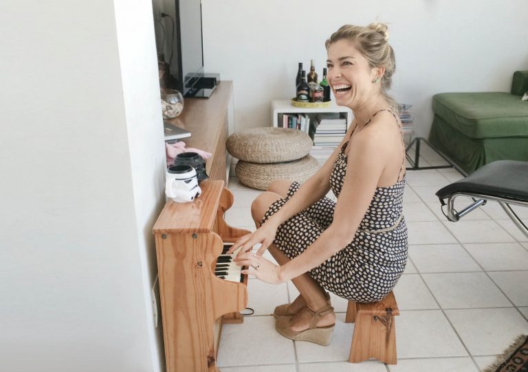 Grazi Massafera: “Quando era criança sonhava em ter um piano desses!”