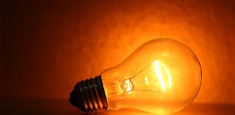 Por mais que o aumento no preço da energia elétrica tenha feito os brasileiros repensarem a forma de consumir, ainda estamos entre os campeões de desperdício