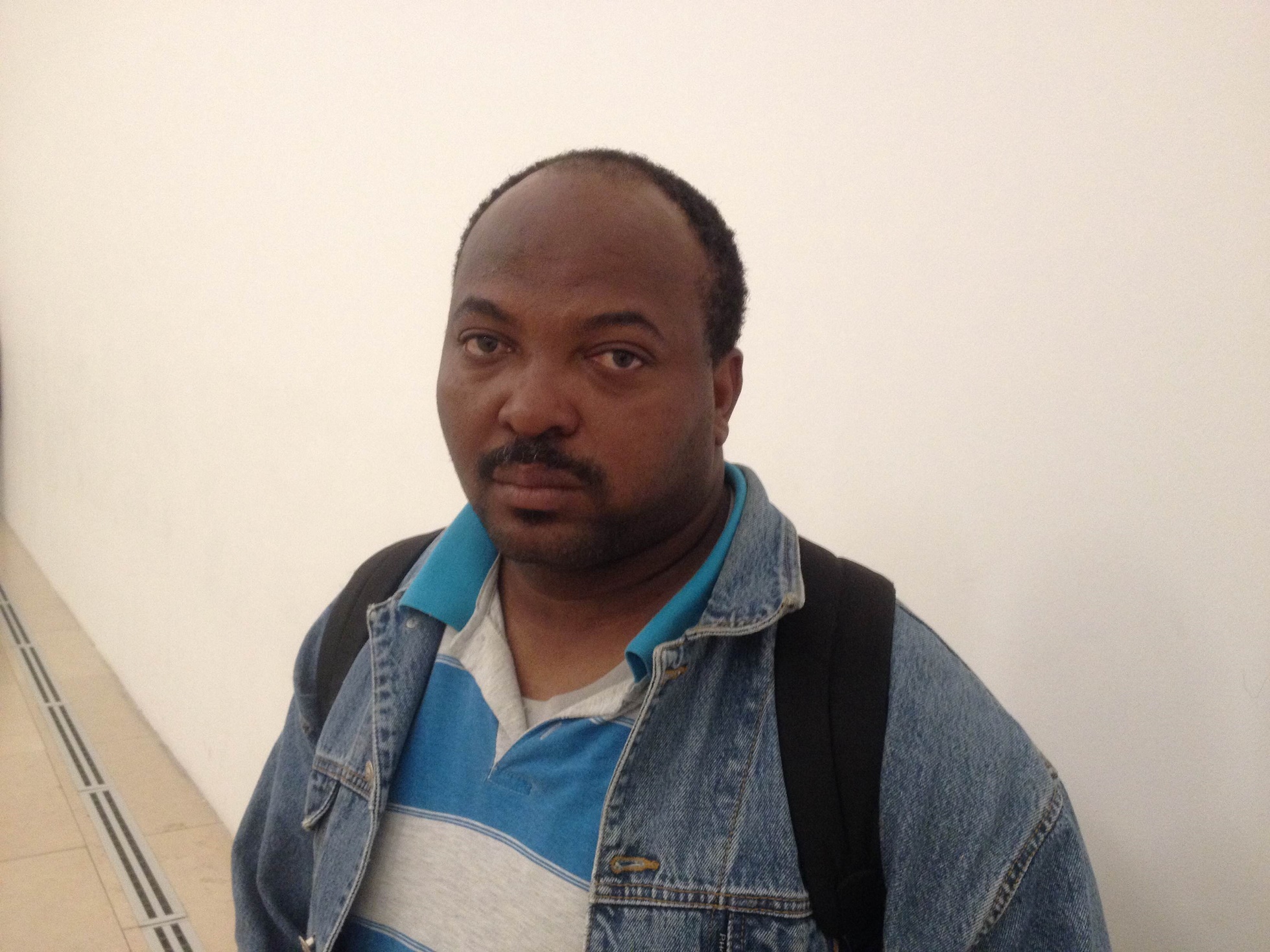 O promotor cultural Koffy Anthony, de 39 anos, está há três anos no Brasil, após fugir do Togo: “Está difícil arranjar emprego por aqui”