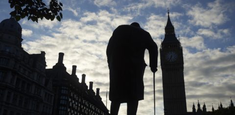 Como dizia Winston Churchill: "“você deve olhar para os fatos, porque eles olham para você”