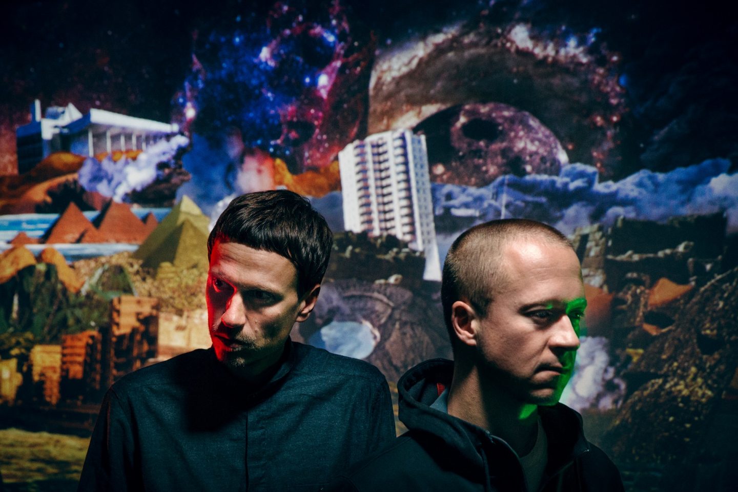 Simon Dokkedal e Martin Hojland, formam o original grupo dinamarquês Den Sorte Skole