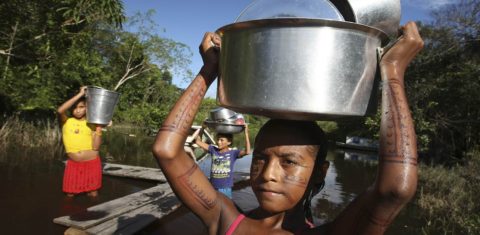 Paragominas (PA) 03/06/2009 Índios da reserva Terra Indígena Alto Rio Guamã, no nordeste do estado do Pará, serão os primeiros indígenas a assinarem um contrato de venda de crédito de carbono em troca de preservarem a floresta em pé. Na foto, aldeia Tekohaw. Foto Márcia Foletto