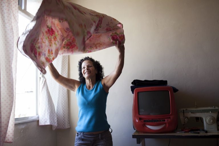 Como muitas outras pessoas no Brasil, Iara não sabia quase nada sobre a Hepatite C antes de receber o diagnóstico