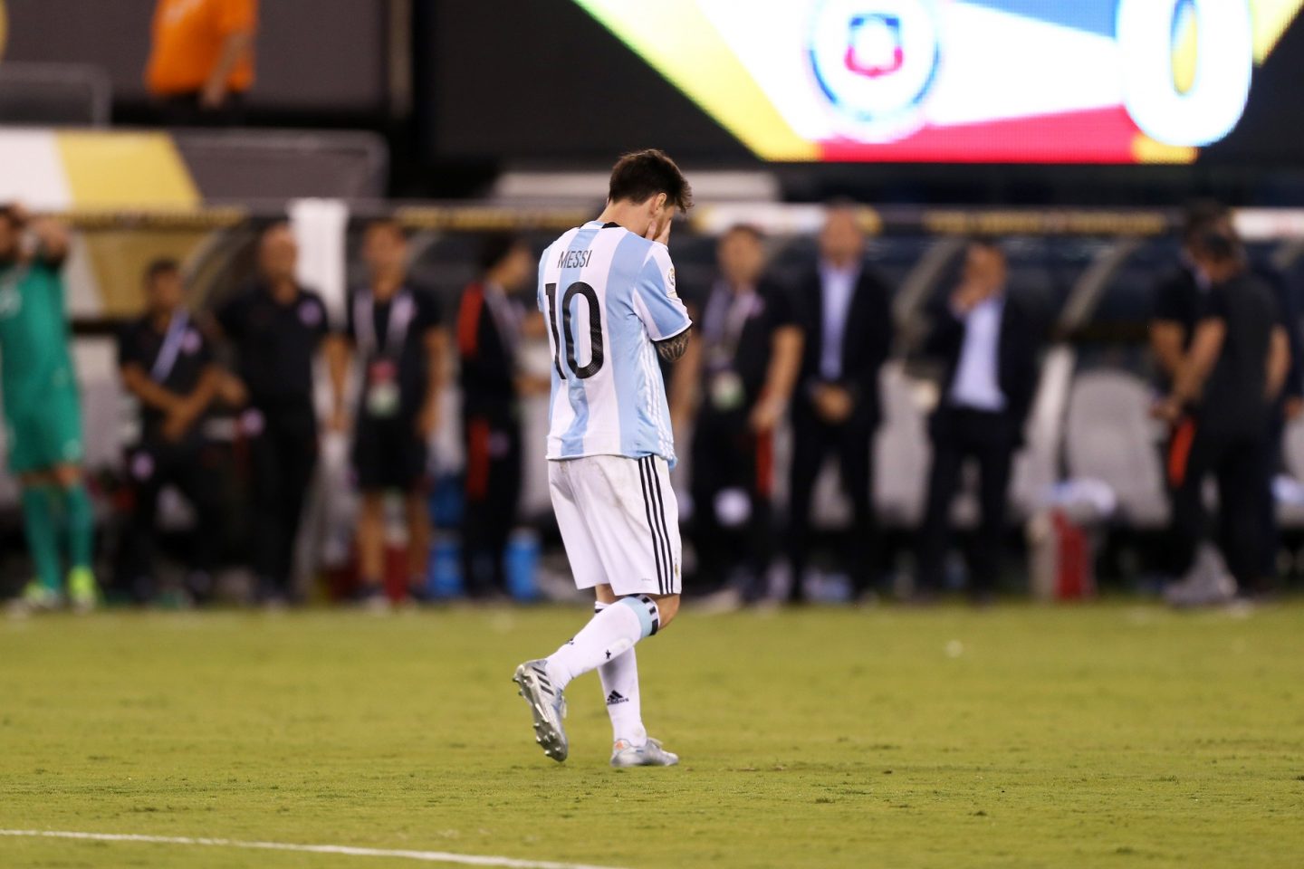 Messi chora após perder o penalti na final da Copa America