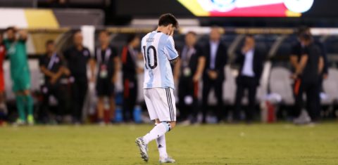 Messi chora após perder o penalti na final da Copa America