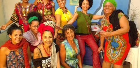 Leila e outras mulheres resolveram criar o espaço, a princípio, para reunir artistas plásticos que já haviam passado pela Pedra e não moravam mais lá