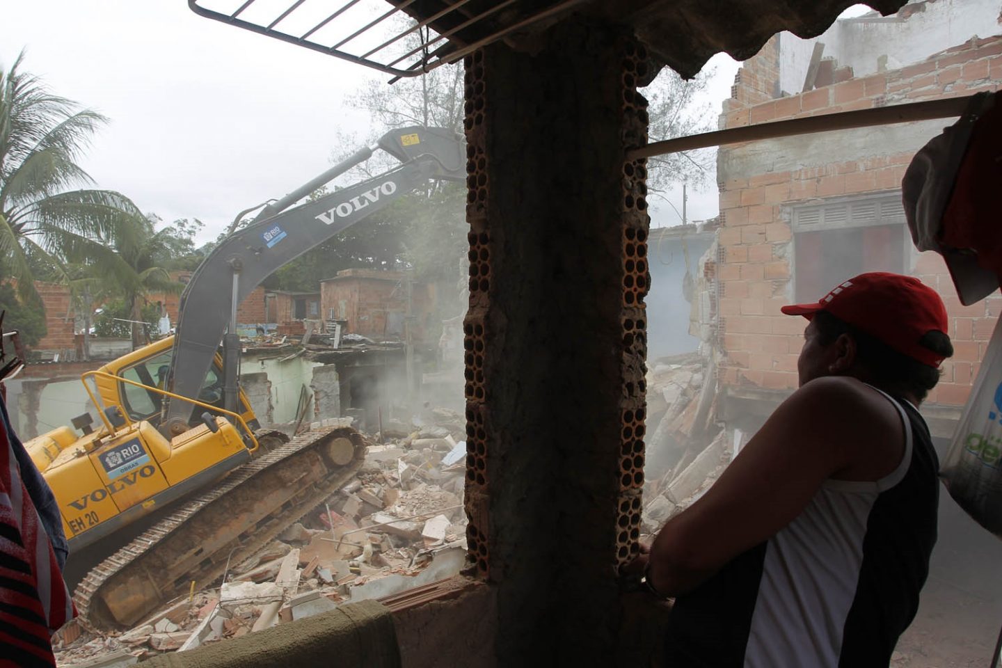 Segundo a prefeitura, 275 famílias da Vila Autódromo tiveram de deixar suas casas para a construção de via de acesso e recuperação ambiental da faixa marginal da Lagoa