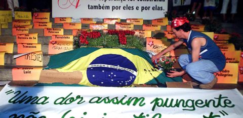 Em ato na Cinelândia, eleitor de Lula lembra os que lutaram pela democratização do país