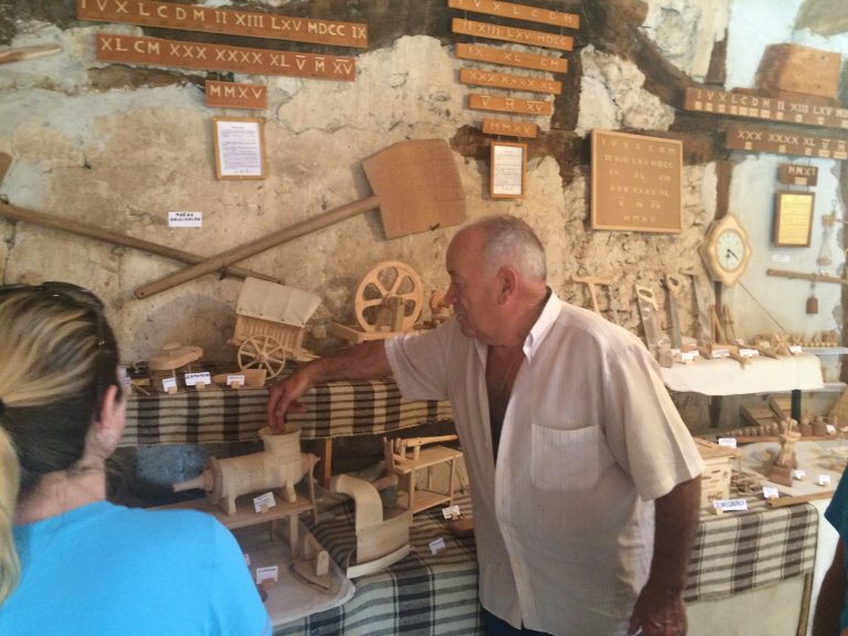 Marcial, 80 anos, em Agés