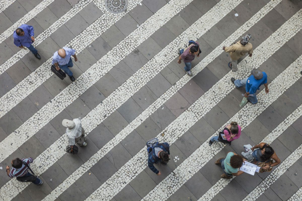 Pedestres no Centro de São Paulo: grupos lutam por mobilidade dos pé-no-chão