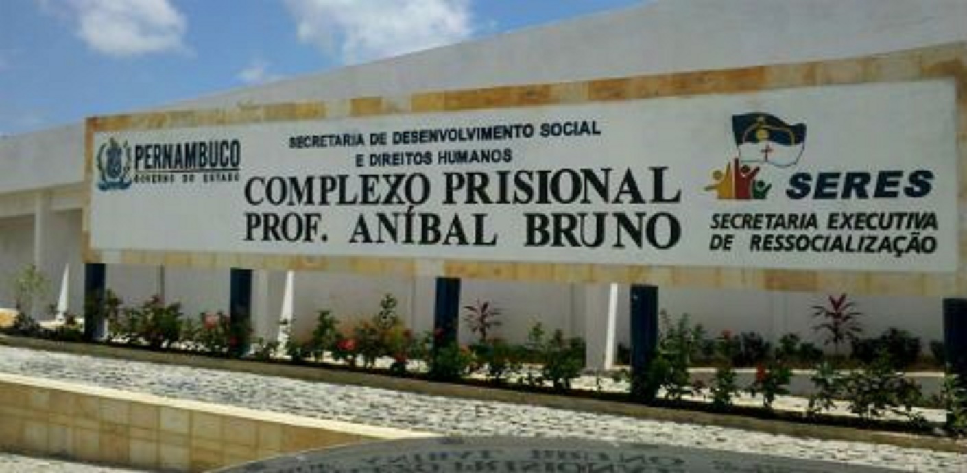 As penitenciárias de Pernambuco, como a Anibal Bruno, abrigam uma população carcerária de 29.542 pessoas, para 9.099 vagas