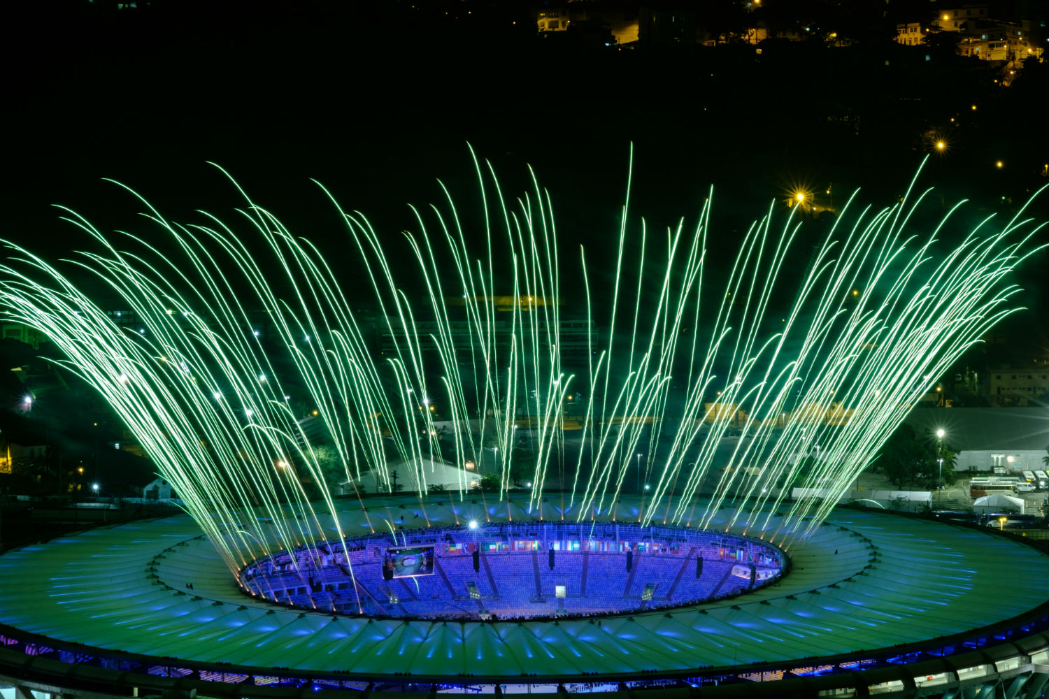 Fogos de artifício no ensaio da cerimônia de abertura da Rio 2016: mensagem brasileira