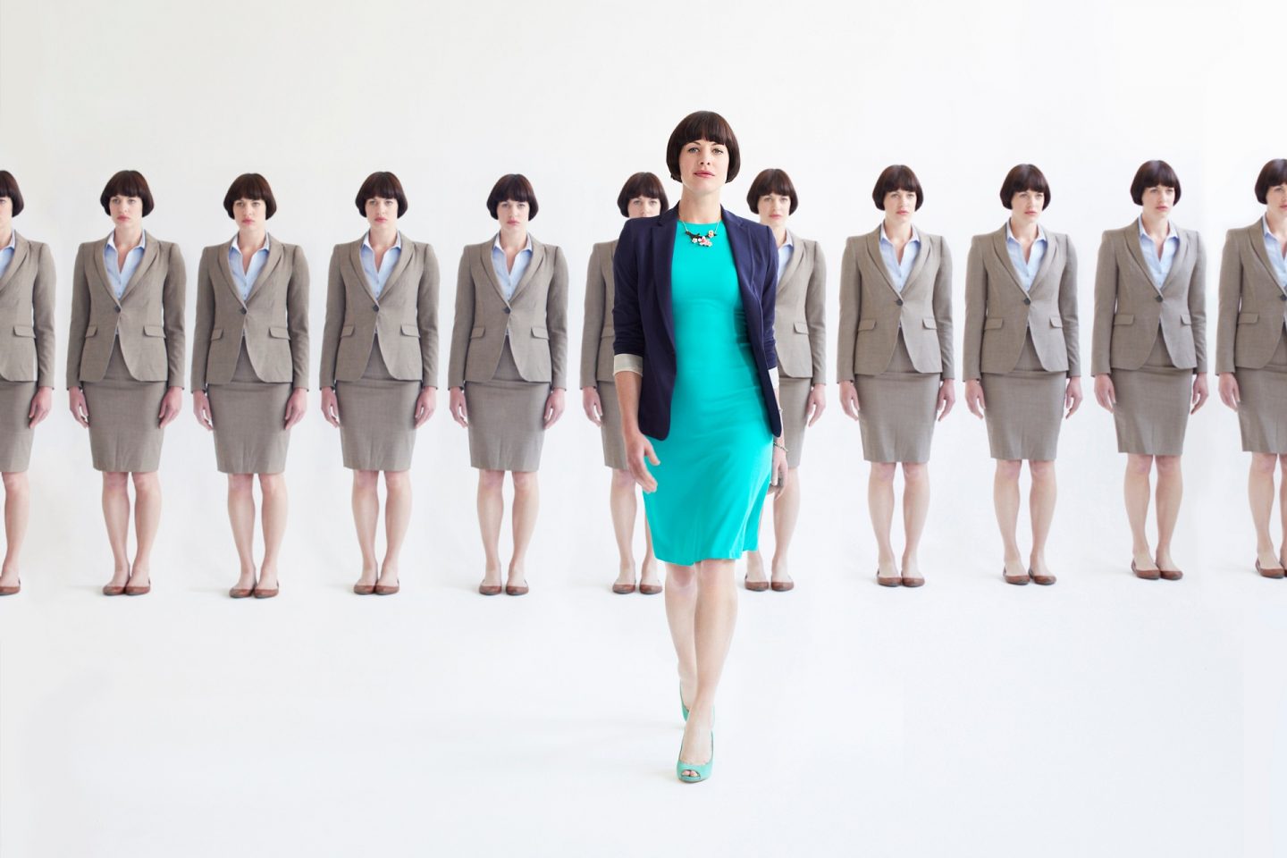 No nosso momento histórico, por mais que os retrocessos nos ameacemr, é preciso que seja possível tipificar os direitos das mulheres à não discriminação de gênero. Foto de Liam Norris/Cultura Creative