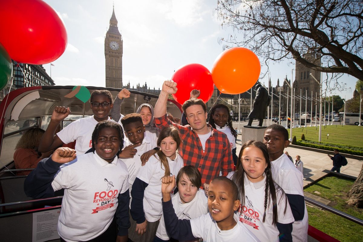 O Chef britânico Jamie Oliver, umas das lideranças mundiais no combate à obesidade infantil, achou tímida a decisão do governo. Foto de Leon Neal/AFP