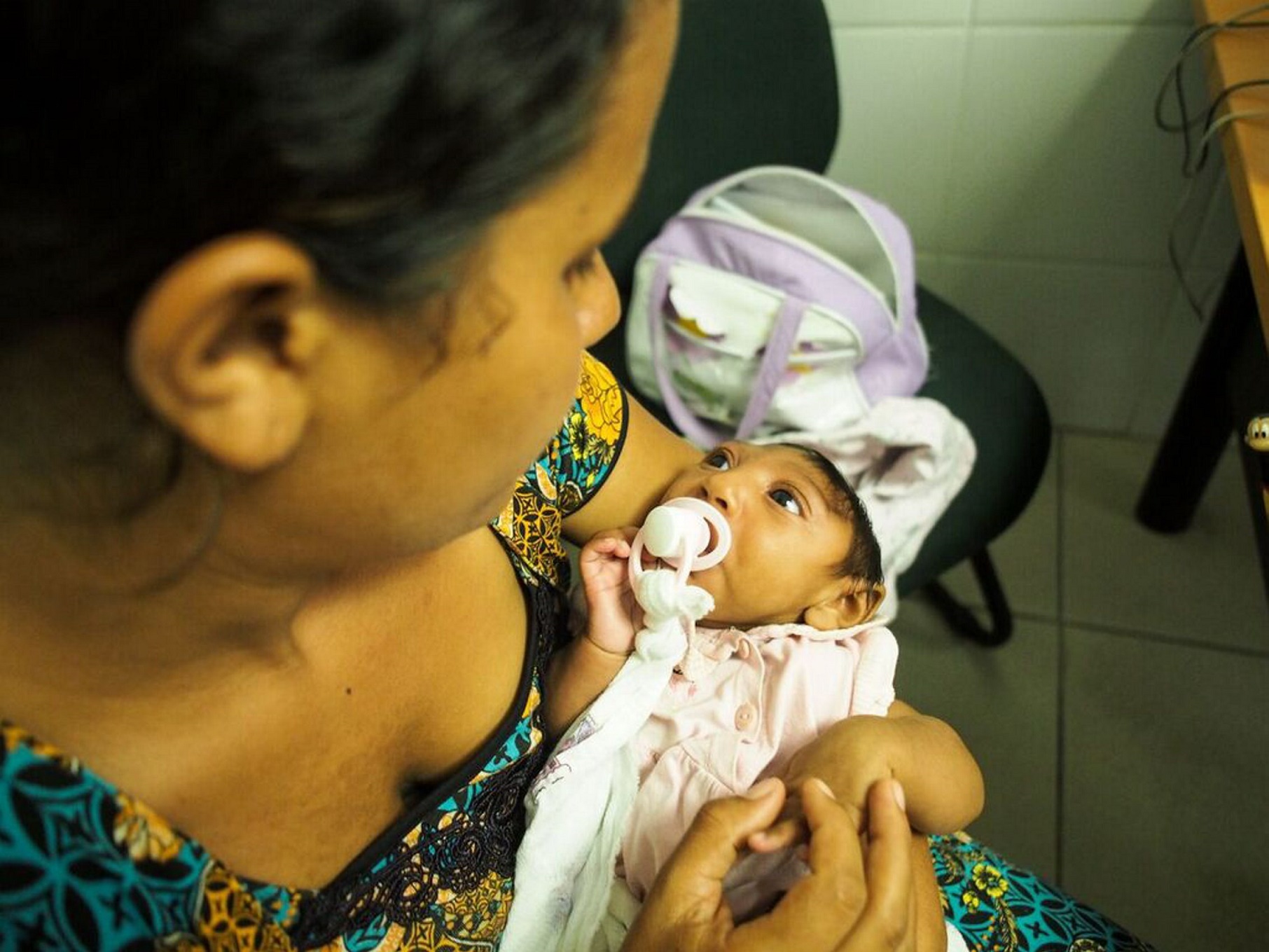 Um número que chama a atenção é que 55% das crianças que nasceram com microcefalia são meninas. Foto de Heriberto Araújo