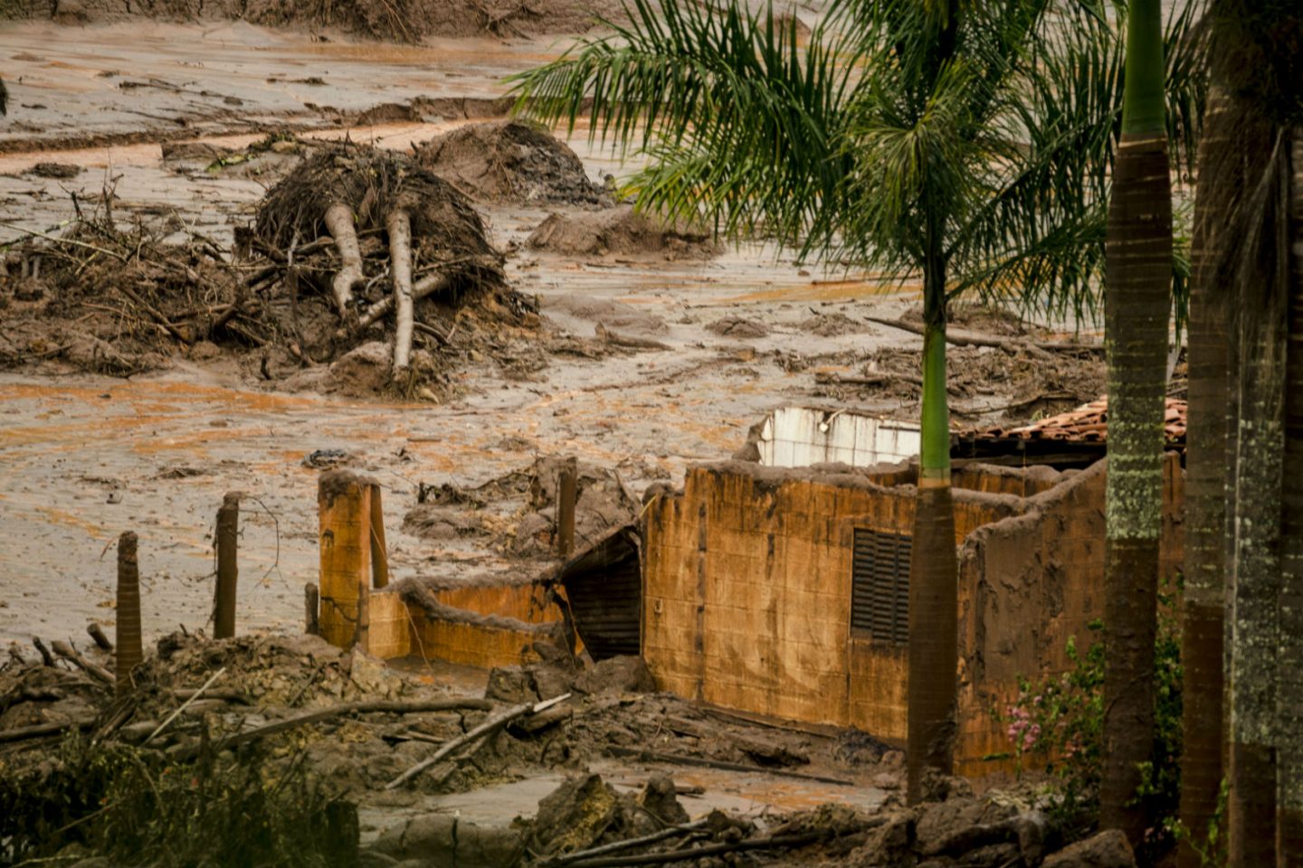 Bento Rodrigues e o acidente da Samarco. Foto de Gustavo Basso/ AFP