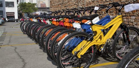 A Muzzicycle tem um desenho aerodinâmico - com ar dentro - para ser mais flexível e forte, dispensando amortecedores. Foto de Divulgação