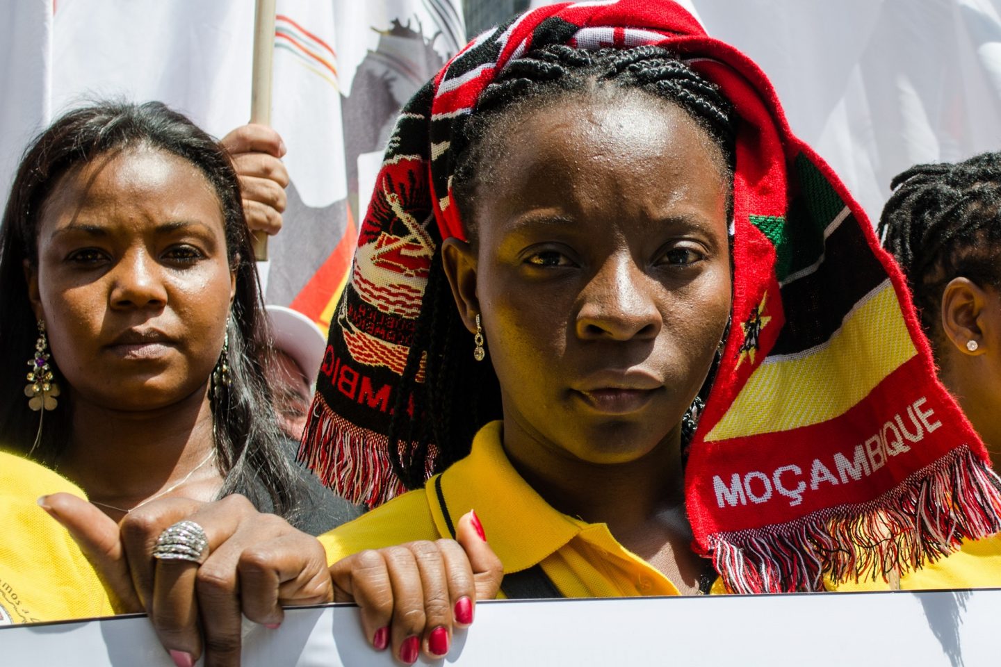 Se saldo positivo há, ele é imaterial, simbólico, traduzido na disposição para a luta das jovens feministas negras, incansáveis e barulhentas na rede e na rua. Foto de Alexandre Moreira/Brazil Photo Press