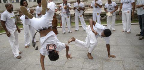 Neste momento, o Ministério dos Esportes tenta decidir se capoeira é ou não um esporte. Foto de Yasuyoshi Chiba