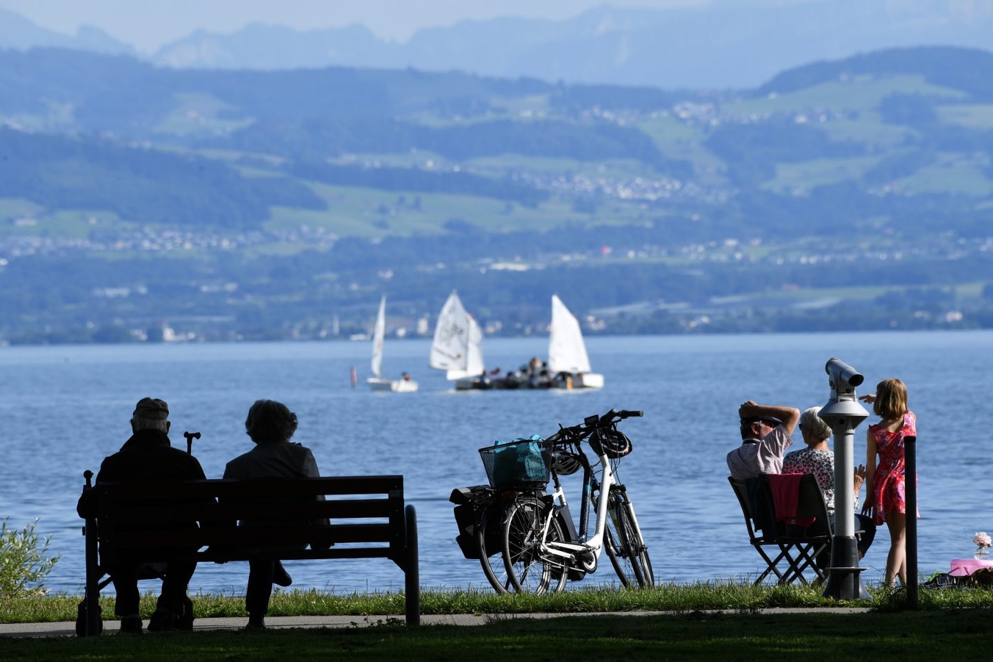 A indústria turística comemora a cristalinidade que atrai hordas de visitantes. Foto Felix Kaestle/DPA