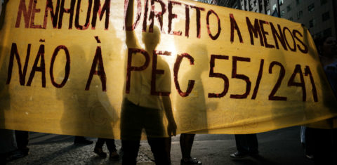 Protesto contra a PE. Foto de Yasuyoshi Chiba/ AFP