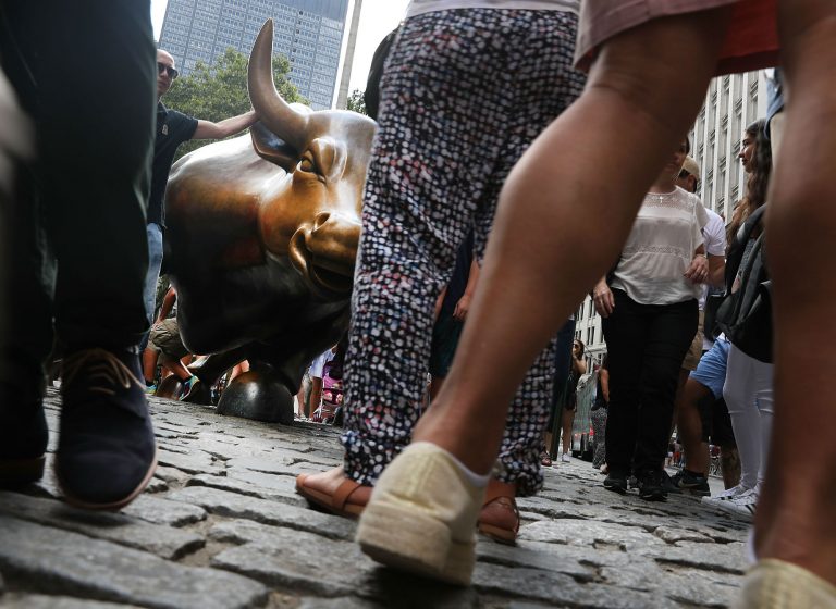 Simbolo de Wall Street. Foto de Spencer Platt/ Getty Images North American