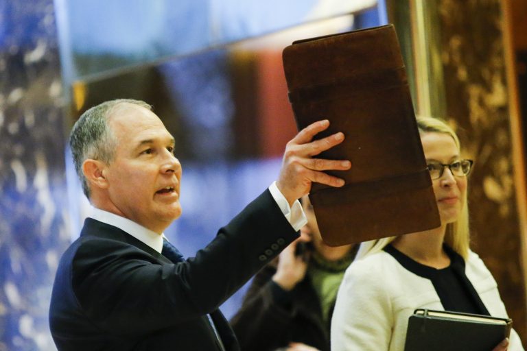 A indicação do procurador geral de Oklahoma, Scott Pruitt, como chefe da EPA, causou consternação entre ambientalistas. Foto de Eduardo Munoz Alvarez/AFP