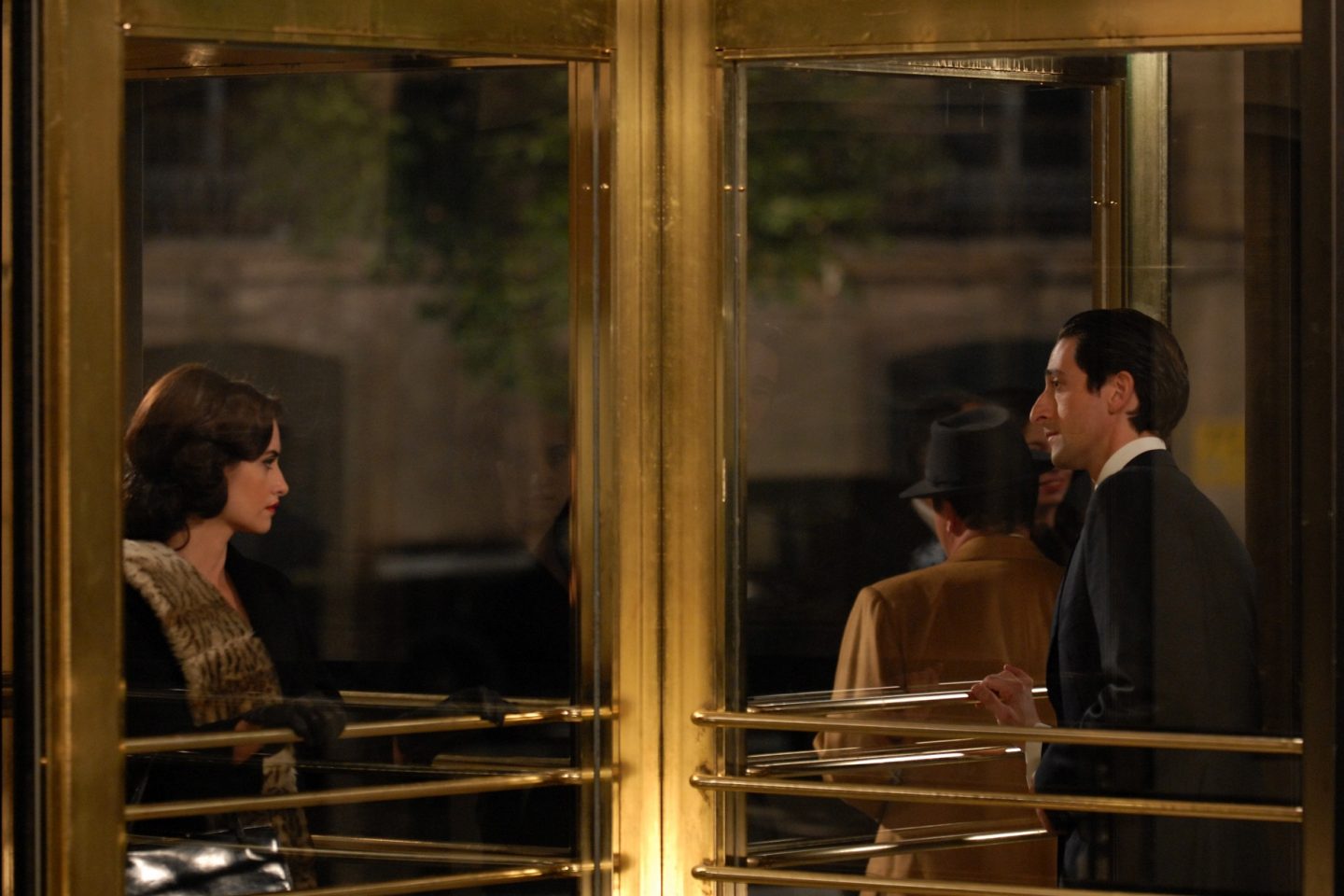 Se os personagens presos na porta giratória fossem sempre a Penelope Cruz e Adrien Brody , a vida do dr. Big Data seria muito mais simples. Foto Kobal / The Picture Desk