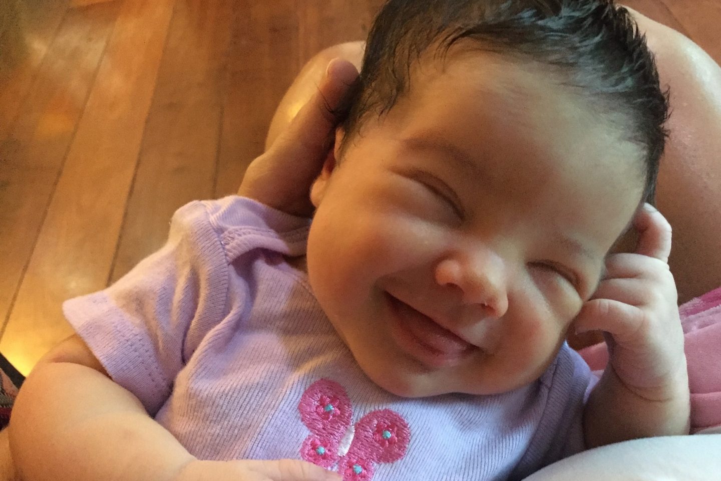 A sorridente Maria Flor, naturalmente feliz. Foto de Gustavo Poli