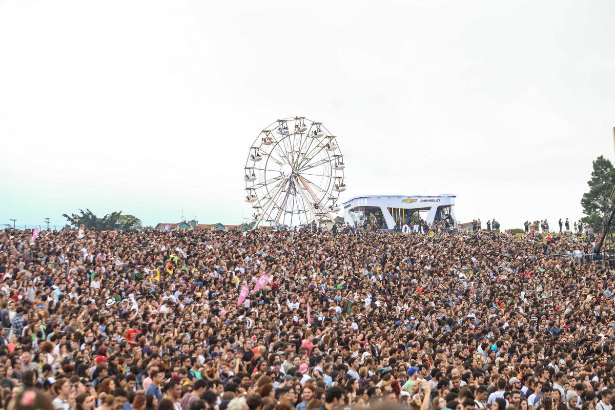 Público lota o Lollapalooza, em Interlagos, São Paulo. Foto de William Volco/Brazil Photo Press