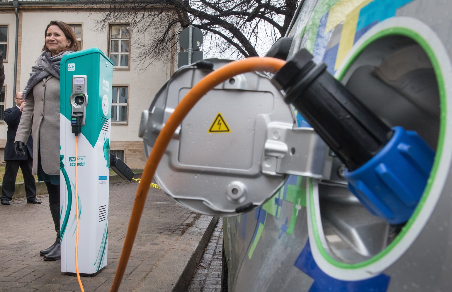 Para que a meta seja alcançada, até 2050 70% dos carros do mundo deveriam ser elétricos. Foto Arifoto Ug/DPA