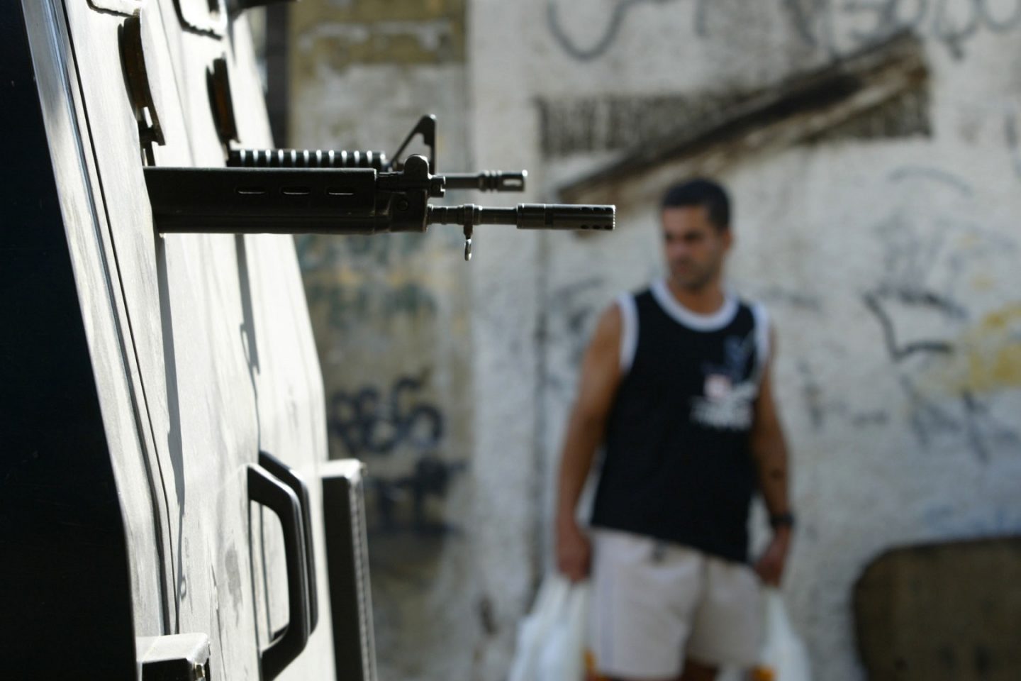 De acordo com a OTT, neste início de 2017 já tivemos 1238 tiroteios e 101 arrastões em todo o estado. Foto de André Teixeira