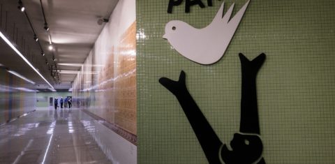 Entrada da estação Nossa Senhora da Paz, em Ipanema. Obra da linha 4 do metrô custou cerca de R$ 10 bilhões. Foto Yasuyoshi Chiba/AFP